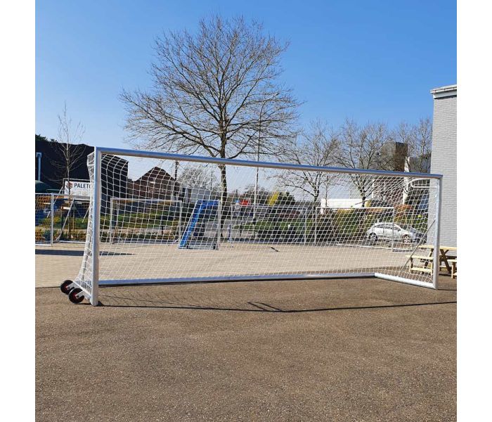 Professioneel voetbaldoel Calzio Elite 732 met transportwielen en draagbeugels